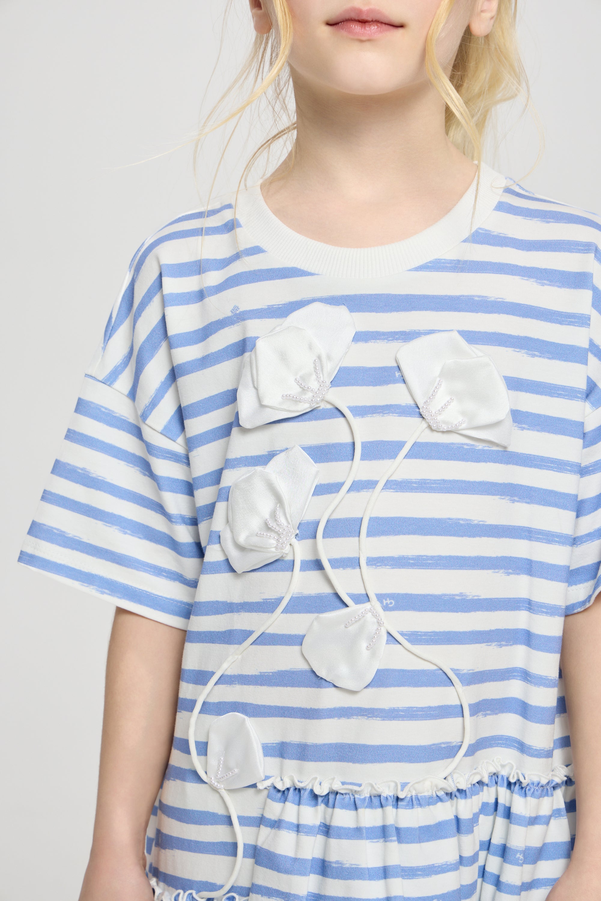 Stripped cotton dress with flower application