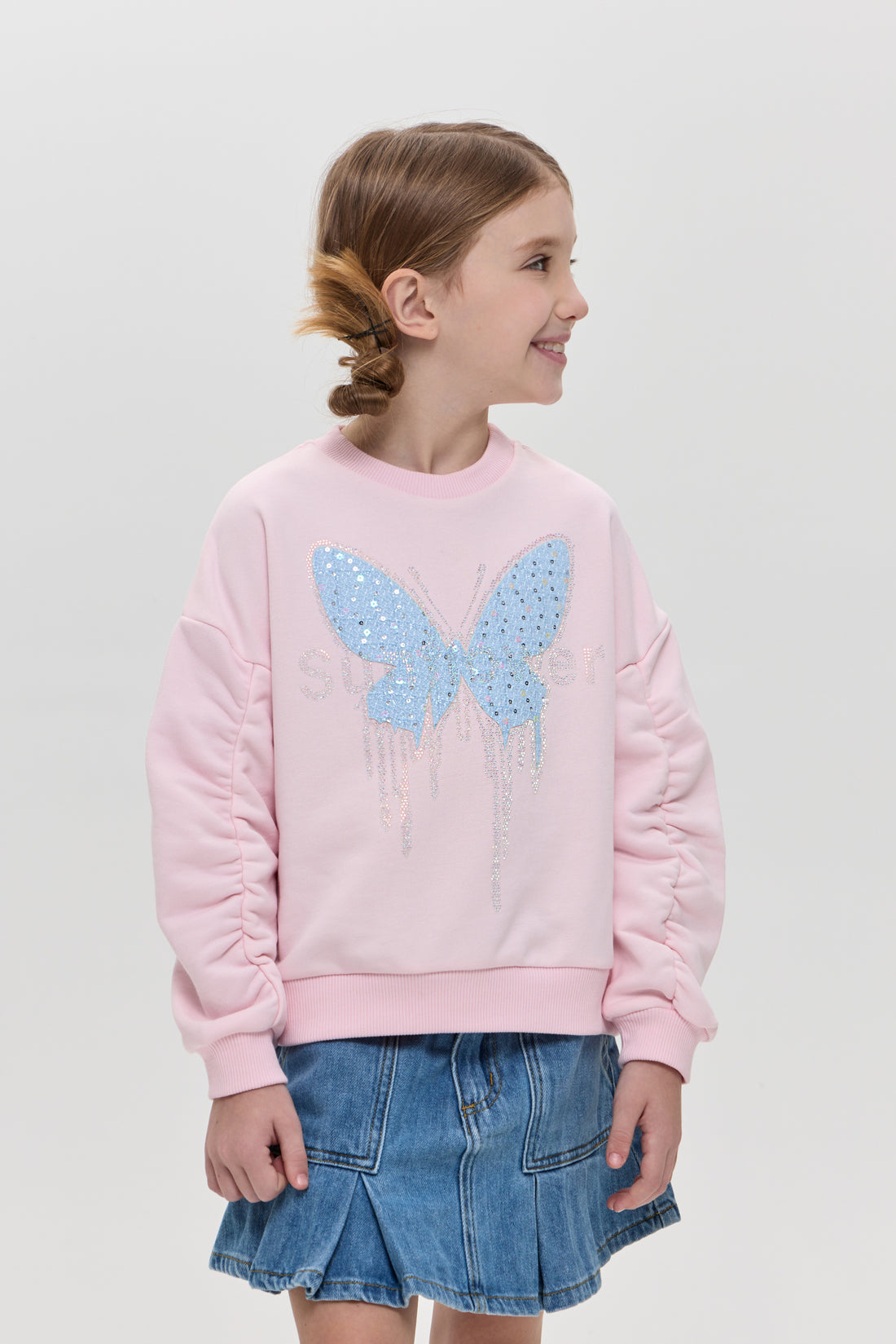 Sweatshirt with butterfly application