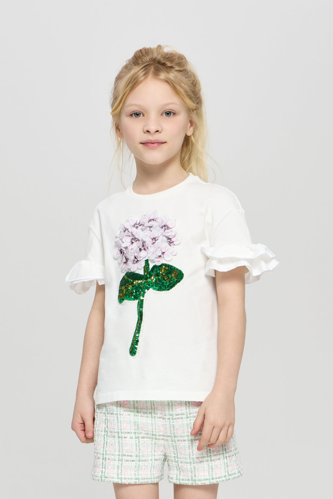 T-shirt with flower application
