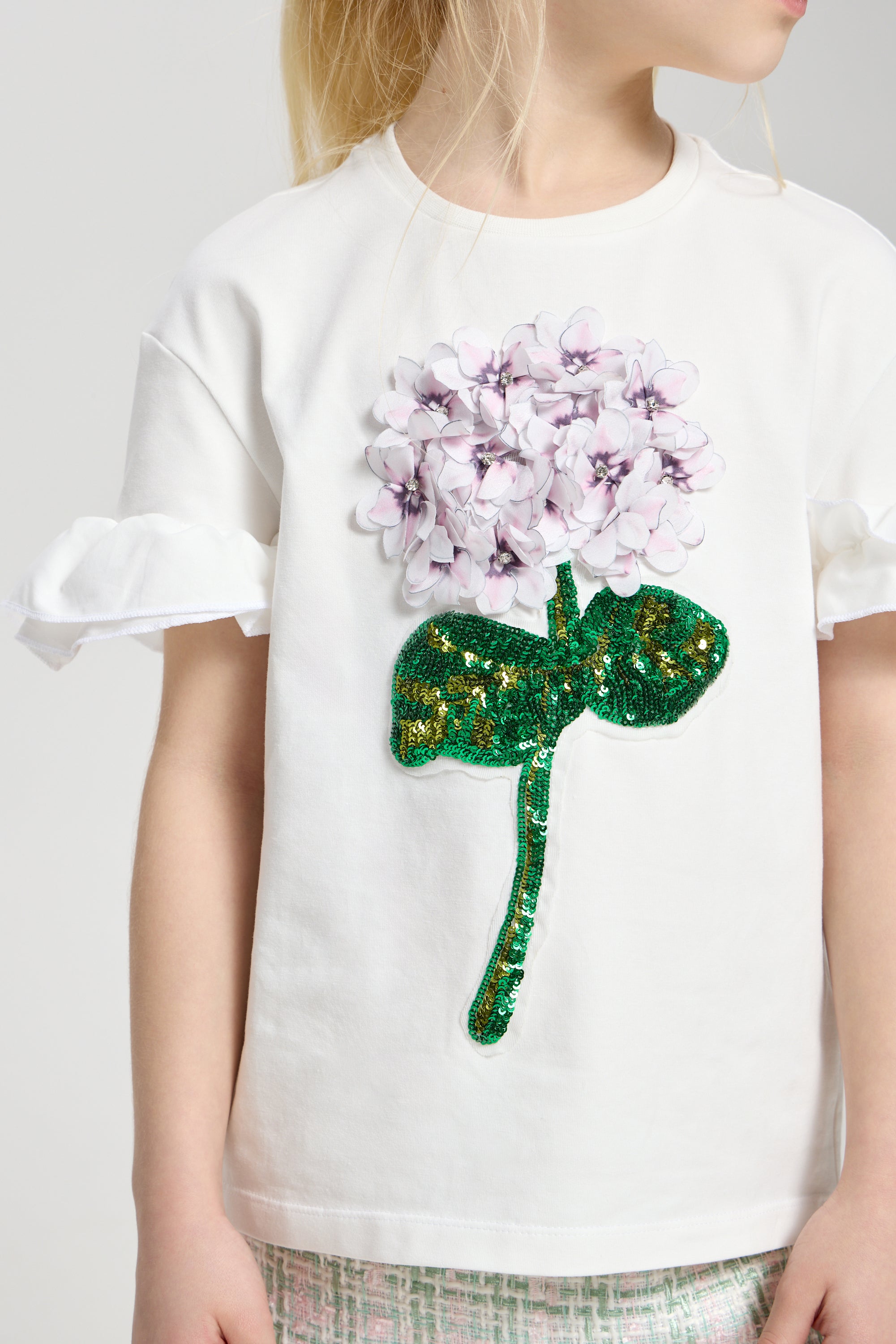 T-shirt with flower application
