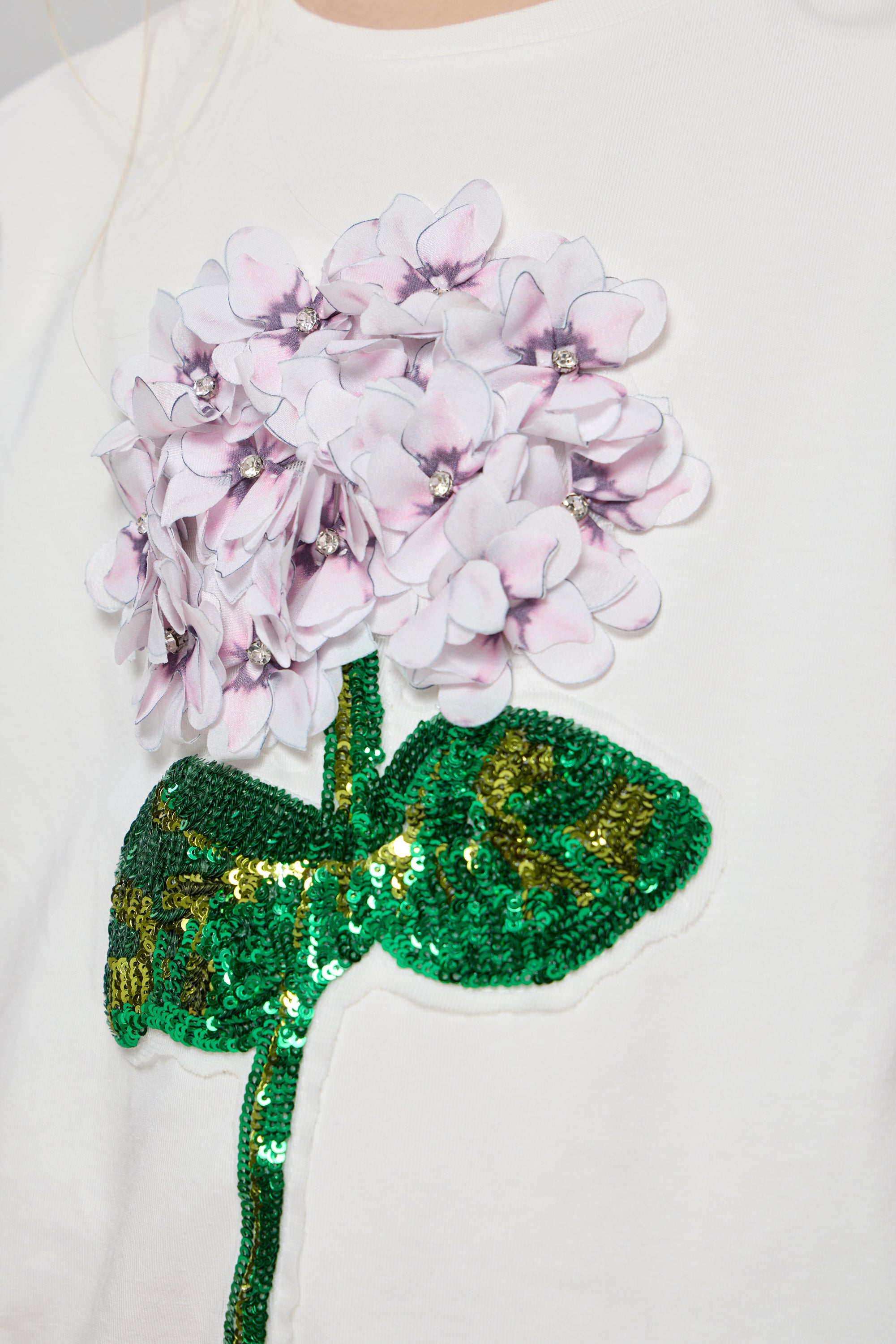 T-shirt with flower application