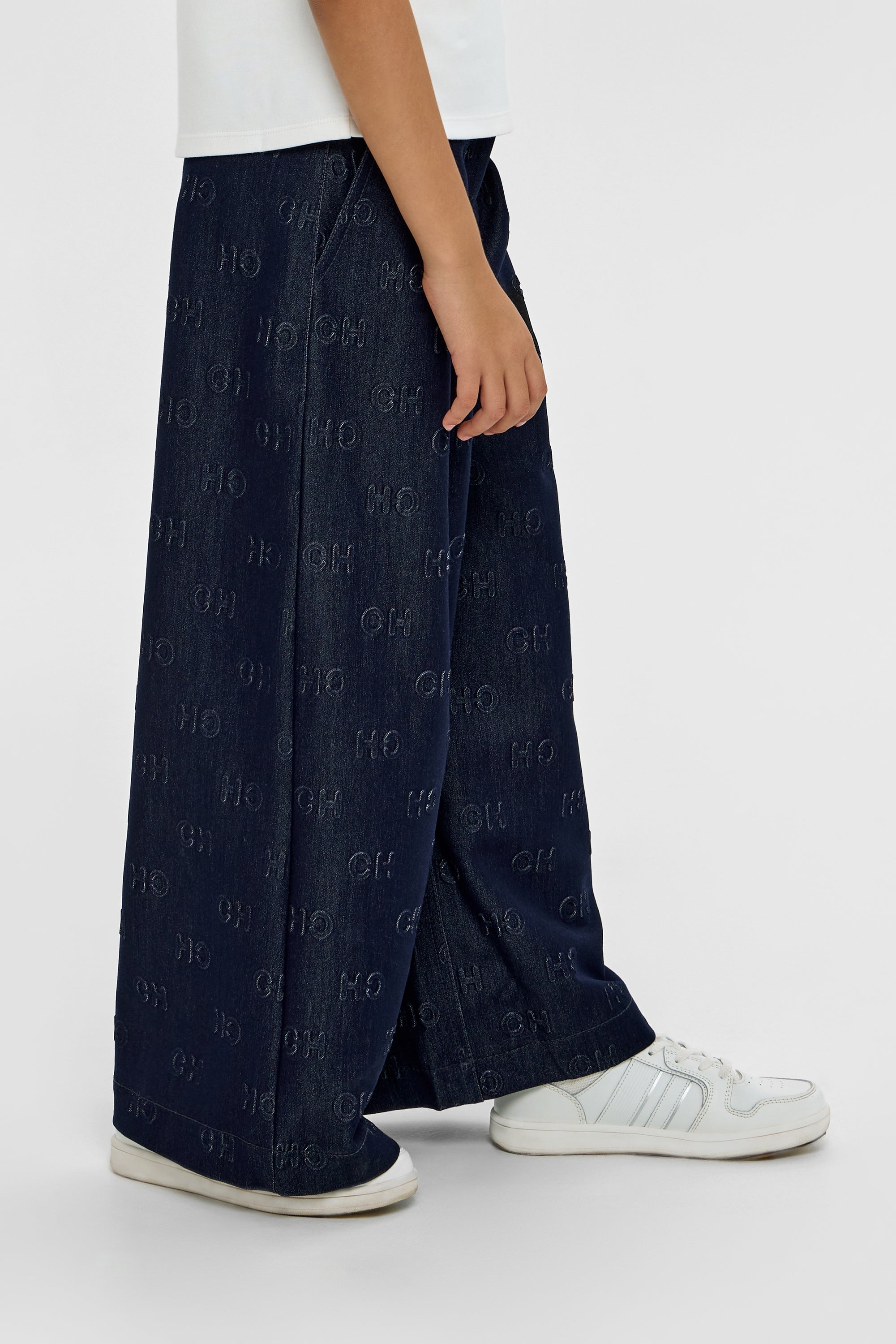 Wide Jeans with letters