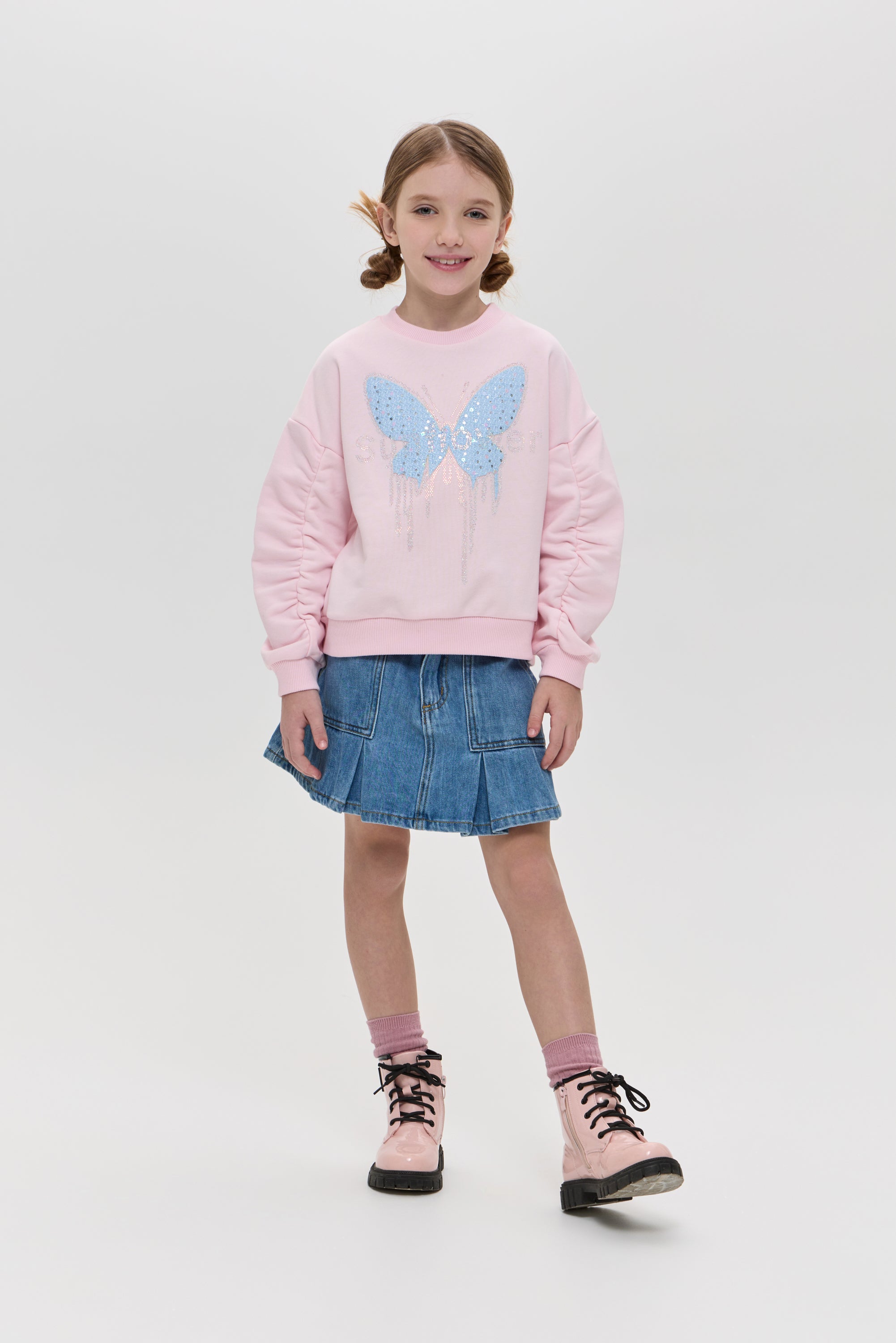 Sweatshirt with butterfly application