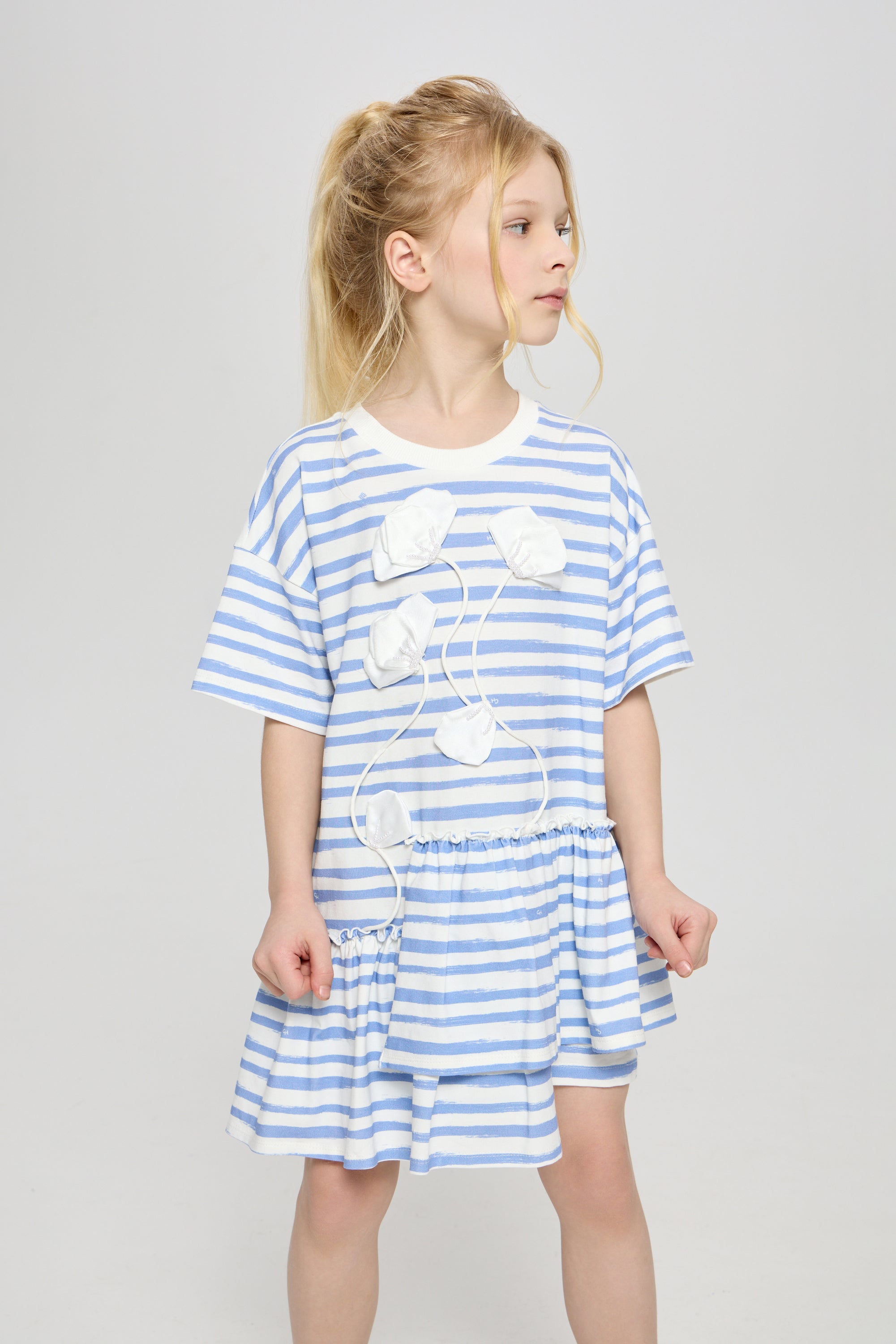 Stripped cotton dress with flower application