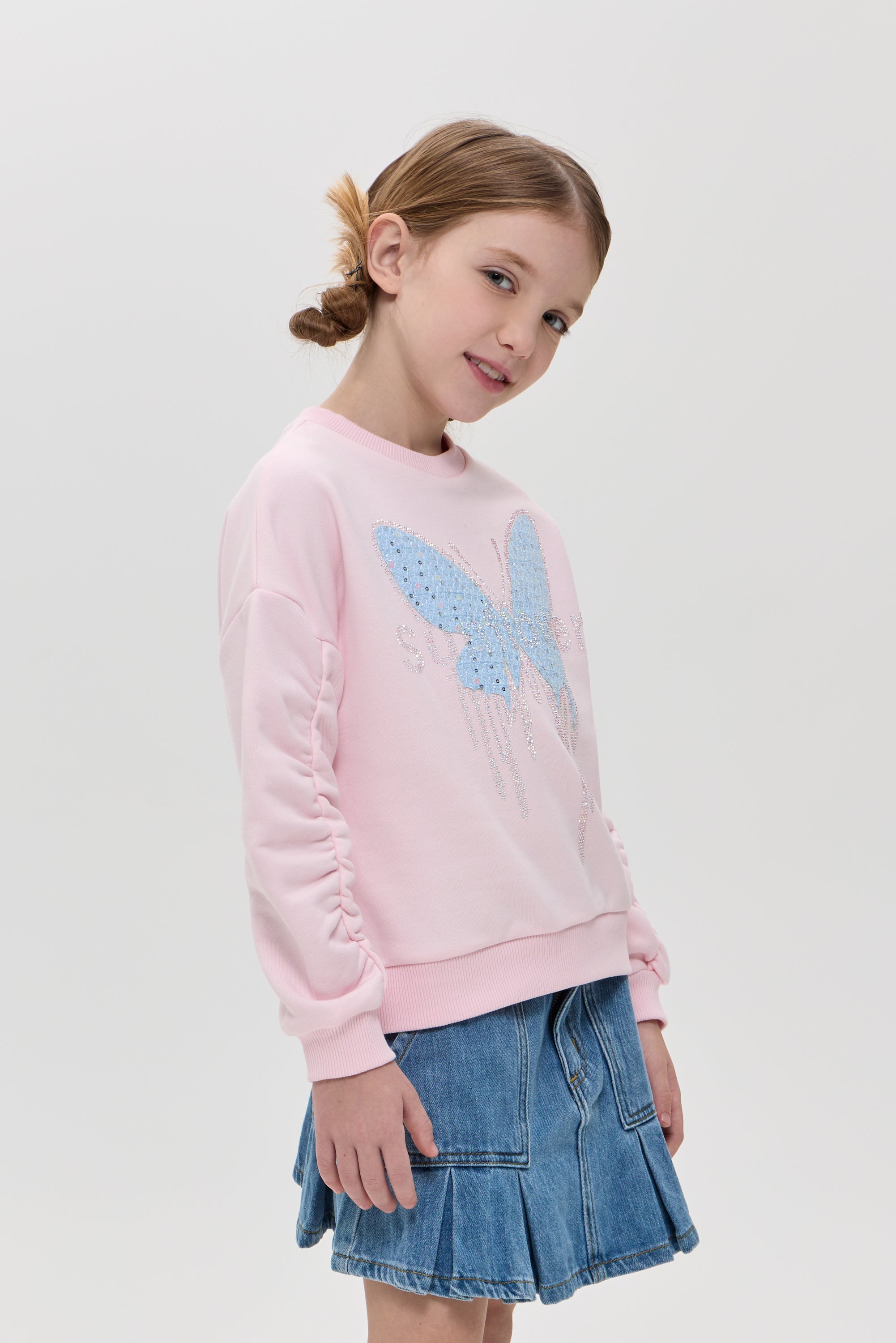 Sweatshirt with butterfly application