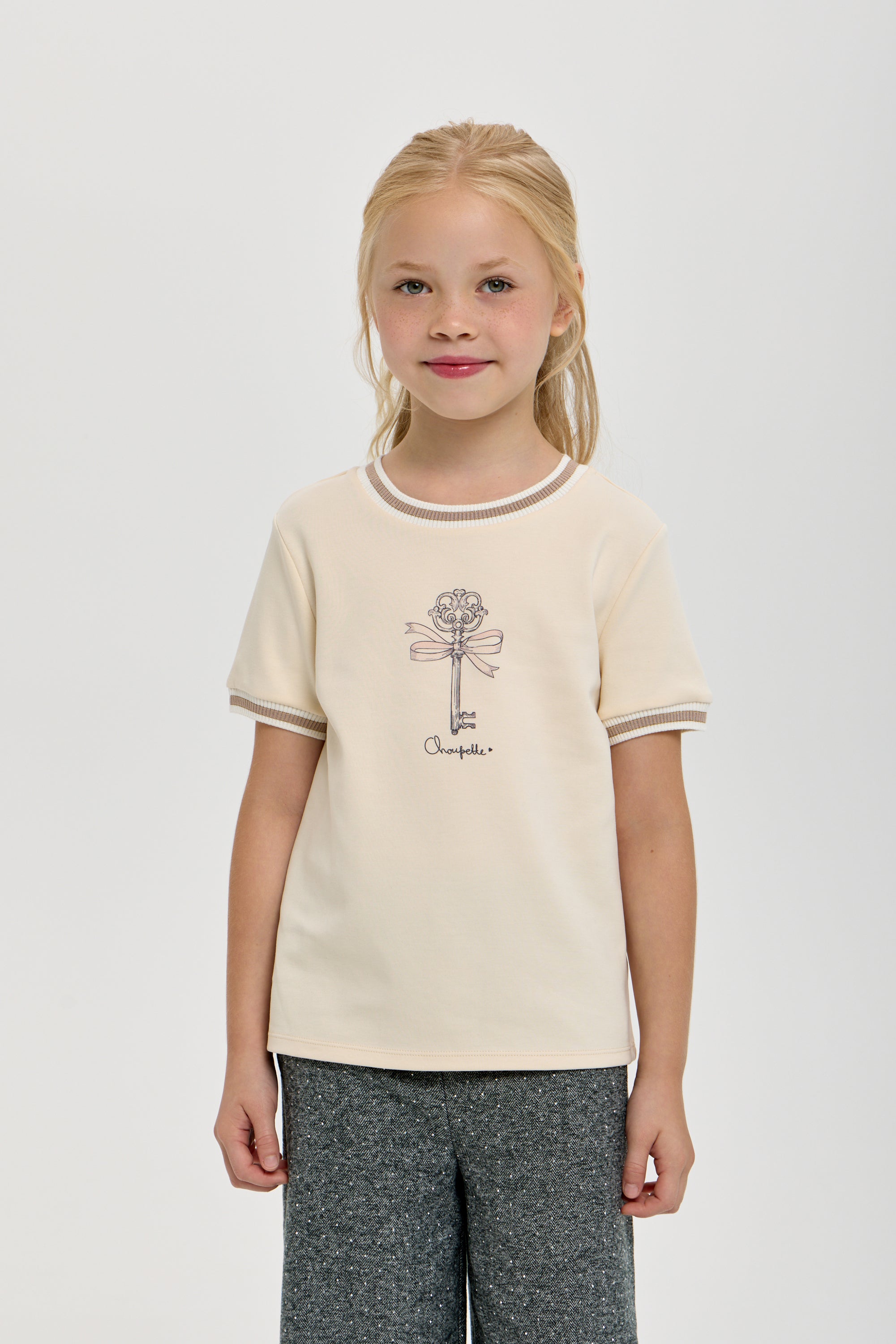 Beige T-shirt with the key print