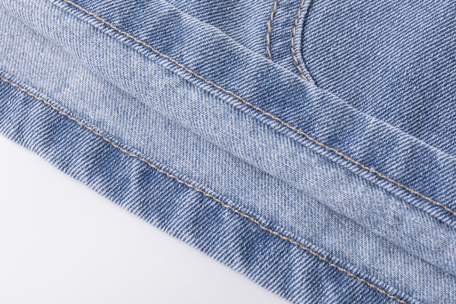 Jeans shorts with laces